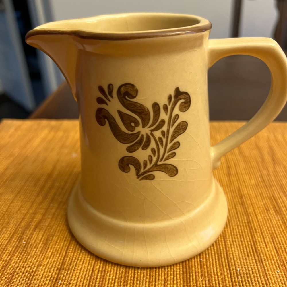 Vintage Pfaltzgraff USA Stoneware Creamer